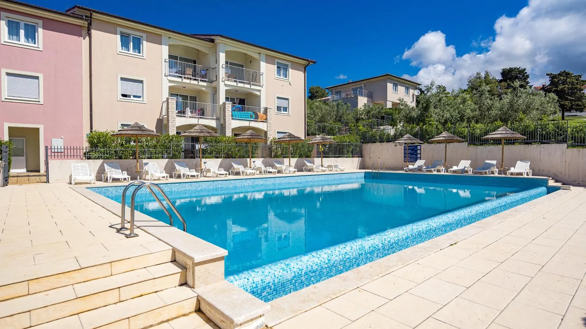 بنجول Residence Superior Del Mar